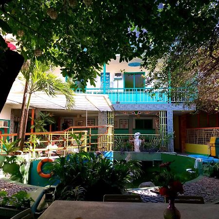 Park Vil-La Apartelle Кесон-Сити Экстерьер фото