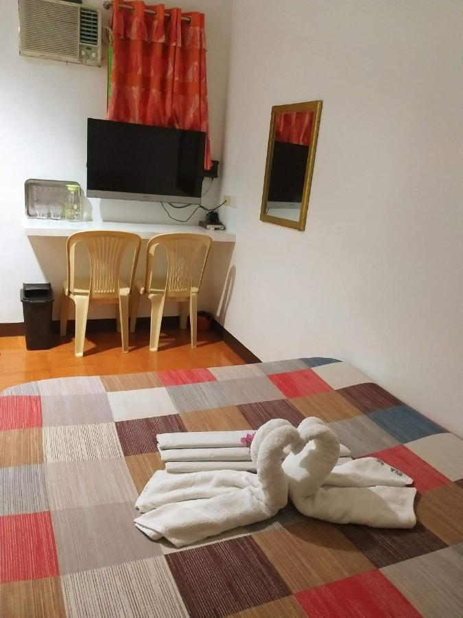 Park Vil-La Apartelle Кесон-Сити Экстерьер фото