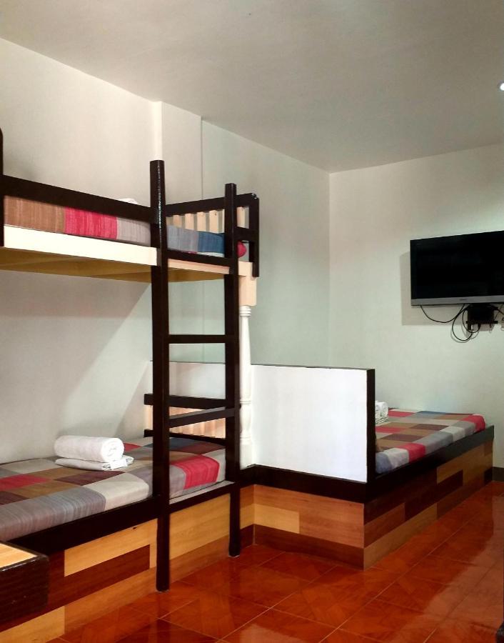 Park Vil-La Apartelle Кесон-Сити Экстерьер фото
