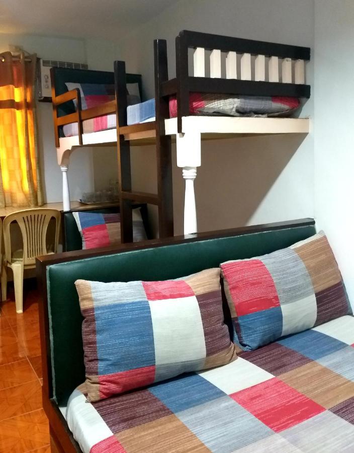 Park Vil-La Apartelle Кесон-Сити Экстерьер фото